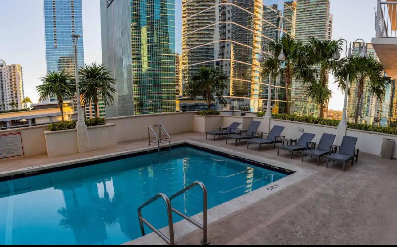 Luxurious 1 Bed • Brickell • Ocean Views Apartamento *