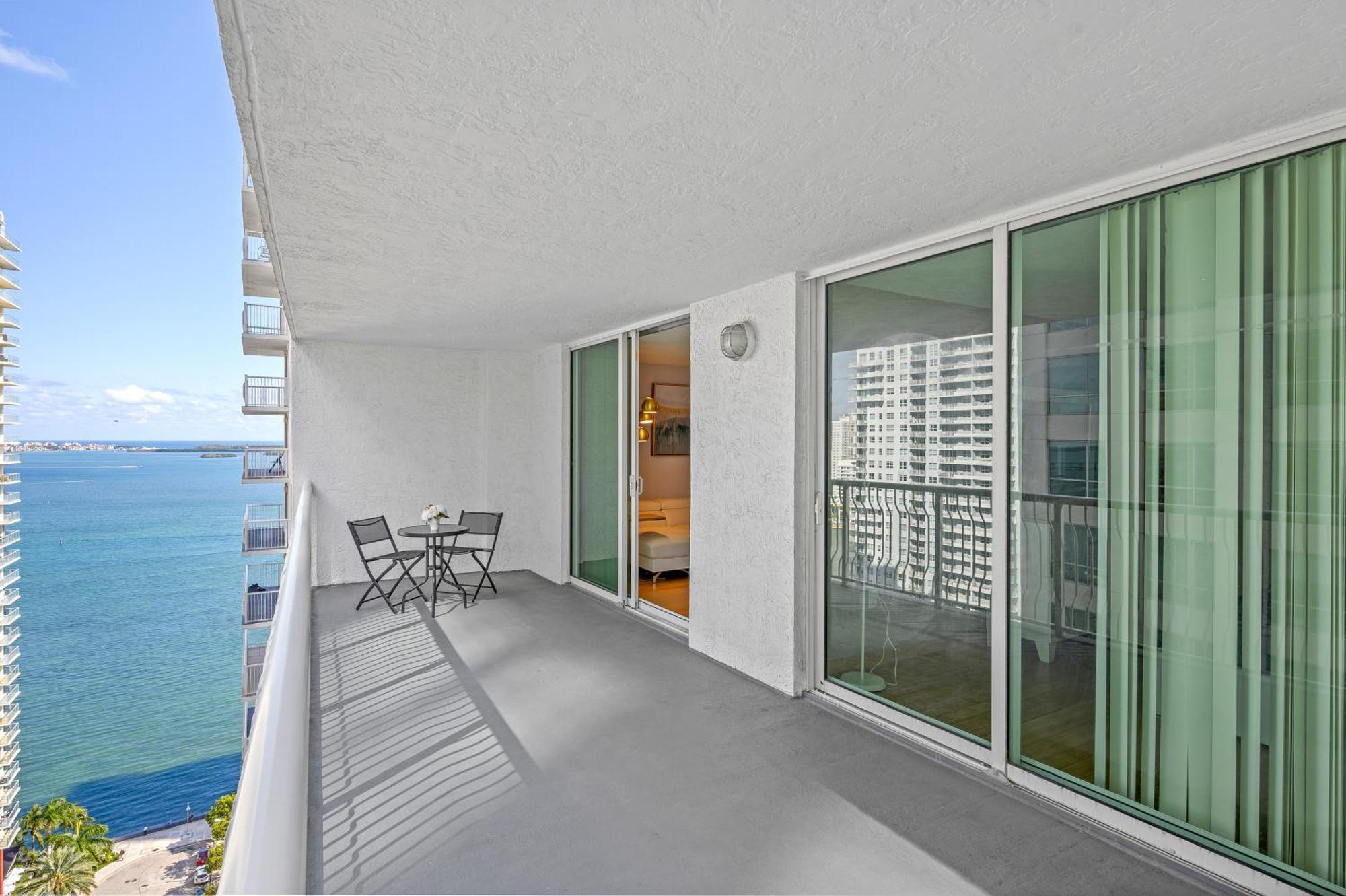 Luxurious 1 Bed • Brickell • Ocean Views Apartamento